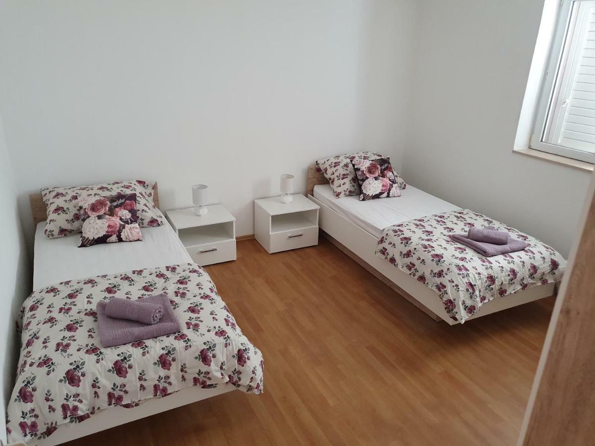 Holiday Home Kastela Village ภายนอก รูปภาพ